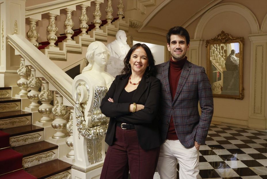 La directora del Museo de la Ciudad, Marta López, y el asesor de la concejalía de cultura del ayuntamiento, Alberto Armero. Fuente: Europa Press.