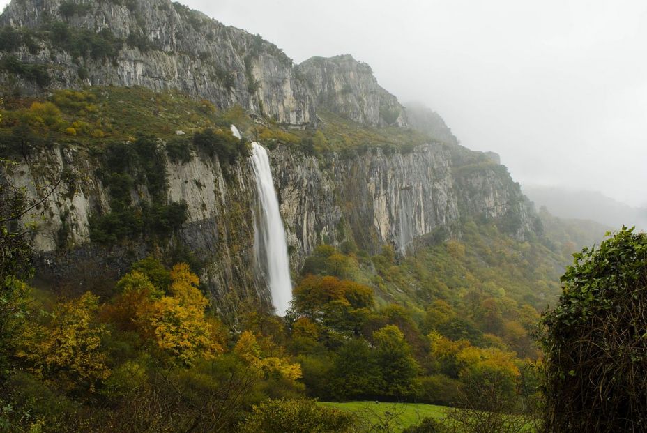 Cascada del río Asón (Cantabria)