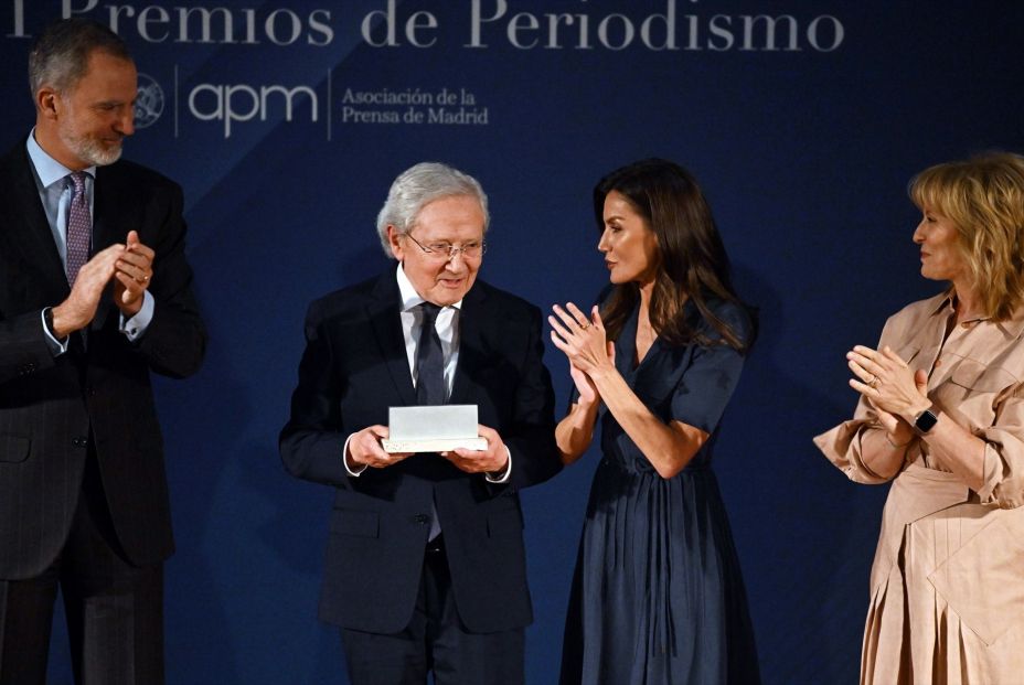 EuropaPress 6736600 fernando onega recibe premio apm honor 2024 entrega premios asociacion