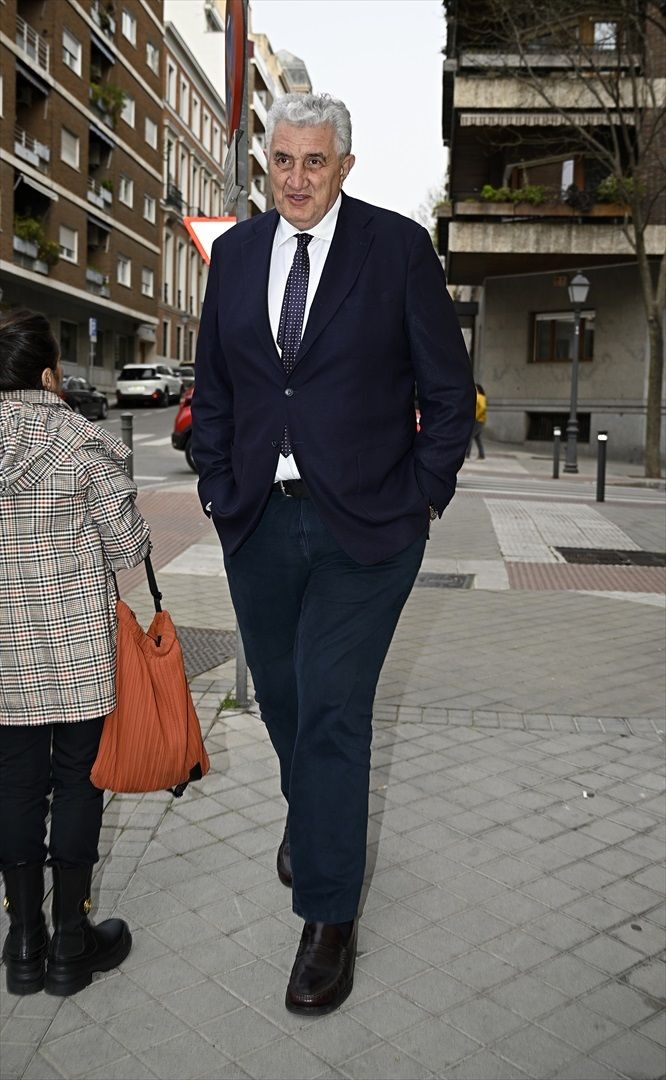 EuropaPress 7338460 fernando romay acude capilla ardiente fernando onega situada casa galicia