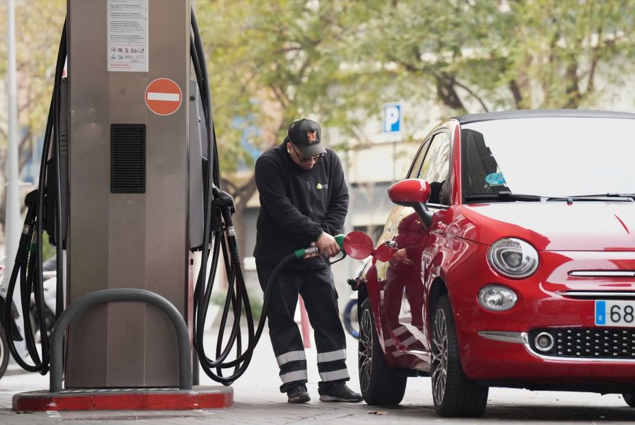 El precio del gasóleo se dispara 33 céntimos y la gasolina 17 céntimos en una semana