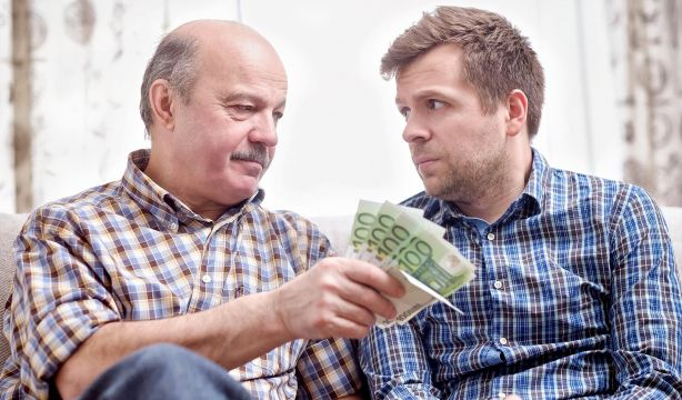 Donaciones de padres a hijos para vivienda: cómo tributan en Castilla-La Mancha. Fuente: BigStock.