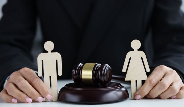El Supremo avala el cobro dual del complemento de maternidad para los funcionarios de clases pasivas