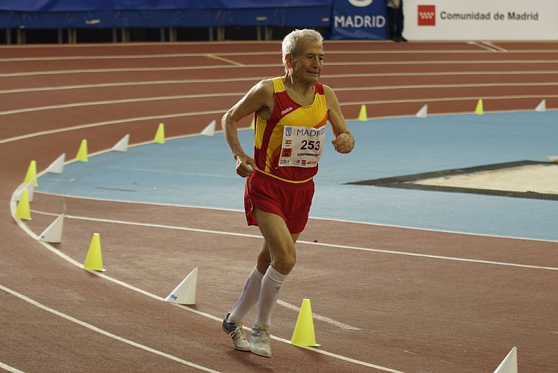Manuel Alonso, 90 años y campeón del mundo de atletismo: "Para mí correr es como respirar". Foto: 65ymás.
