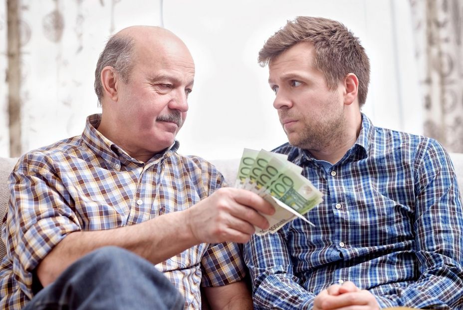 Solidaridad intergeneracional: las donaciones de padres a hijos registran cifras récord. Foto: bigstock
