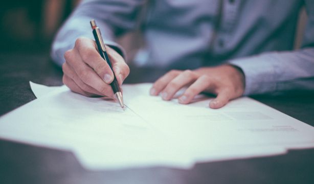 Donaciones de padres a hijos para vivienda: cómo tributan en Aragón. Fuente: BigStock.