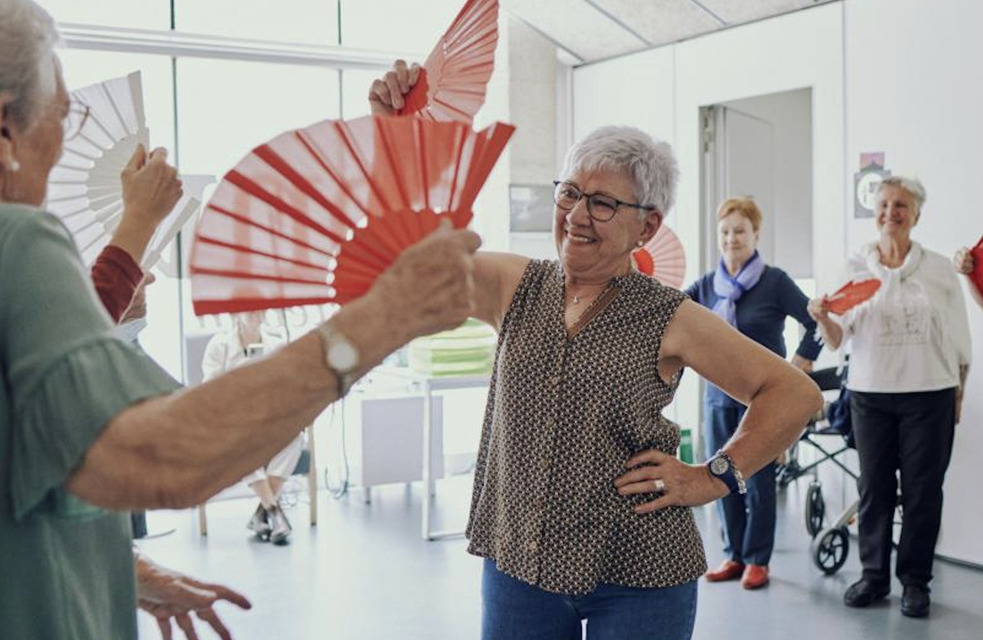 Envejecer con sentido: más de 500.000 personas mayores participan en talleres saludables