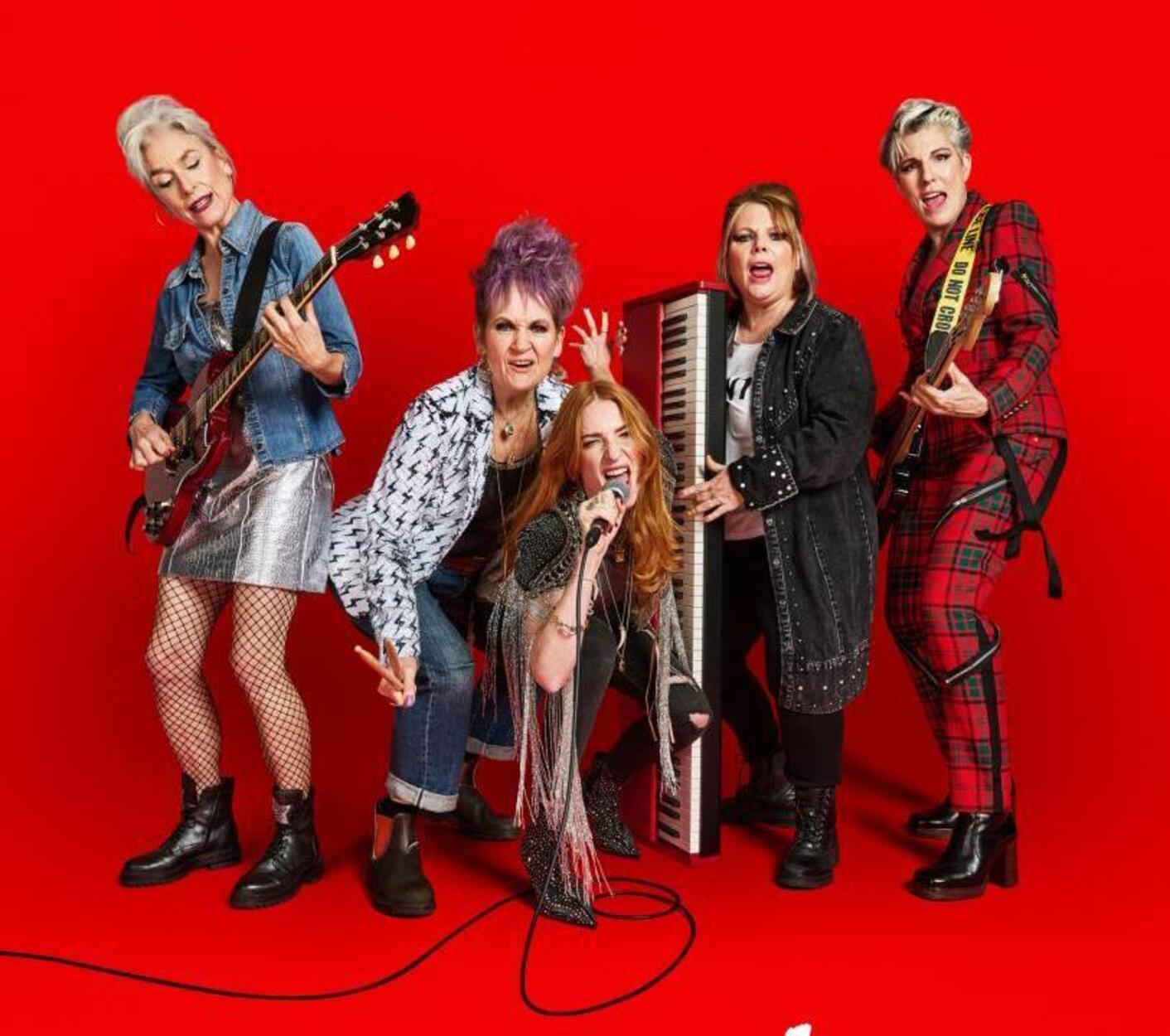 Menopausia, feminismo y punk: así es la serie 'Riot Woman'