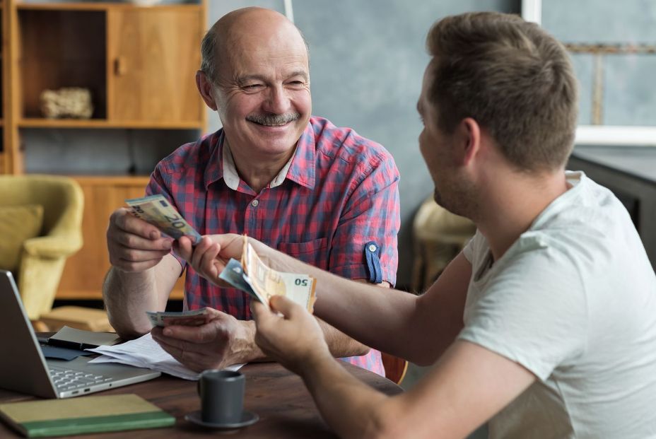Solidaridad intergeneracional: las donaciones de padres a hijos registran cifras récord