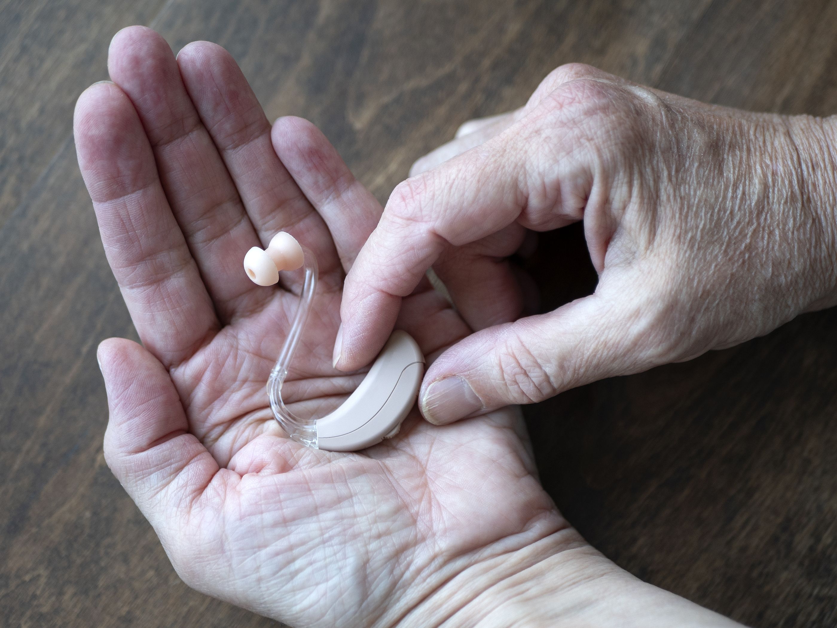 Dentista, audífonos y gafas, entre los gastos más difíciles de afrontar para las familias españolas