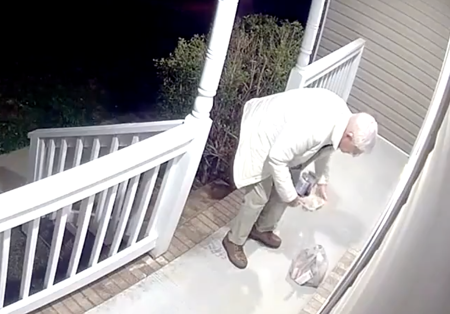 Un hombre de 78 años sigue trabajando como repartidor y una colecta logra cambiar su vida