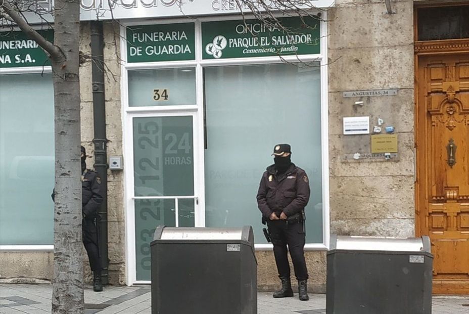 'Caso ataúdes': "Yo sólo quería ver la incineración de mi mujer pero me echaron a empujones"