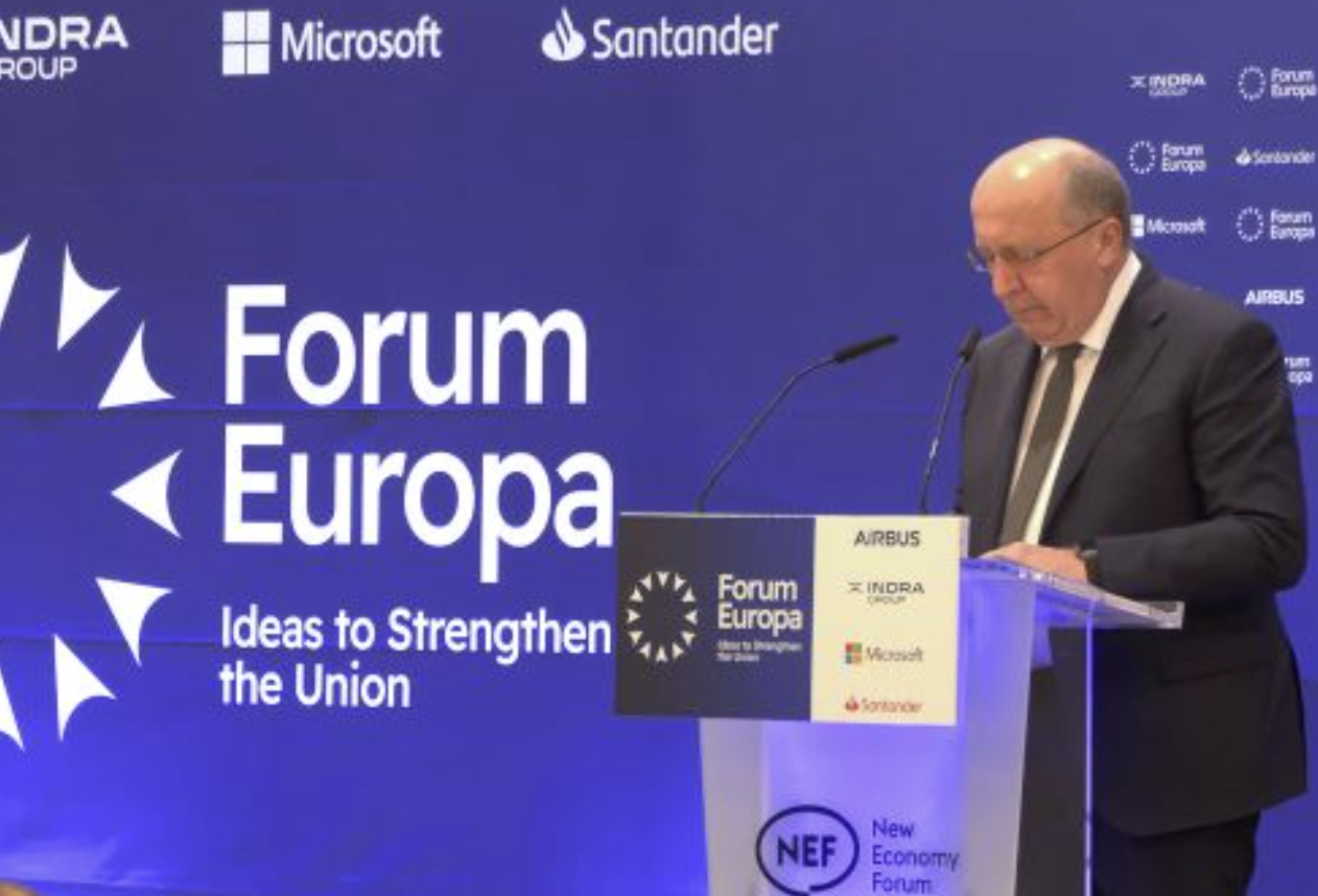 El comisario de Defensa defiende la fusión de empresas y la consolidación del sector en Europa