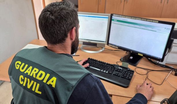 Roban 100.000 € en joyas y lingotes de oro a un octogenario aprovechando que estaba en el hospital