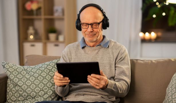 Cuidado: tus auriculares podrían estar afectando a tu salud sin darte cuenta