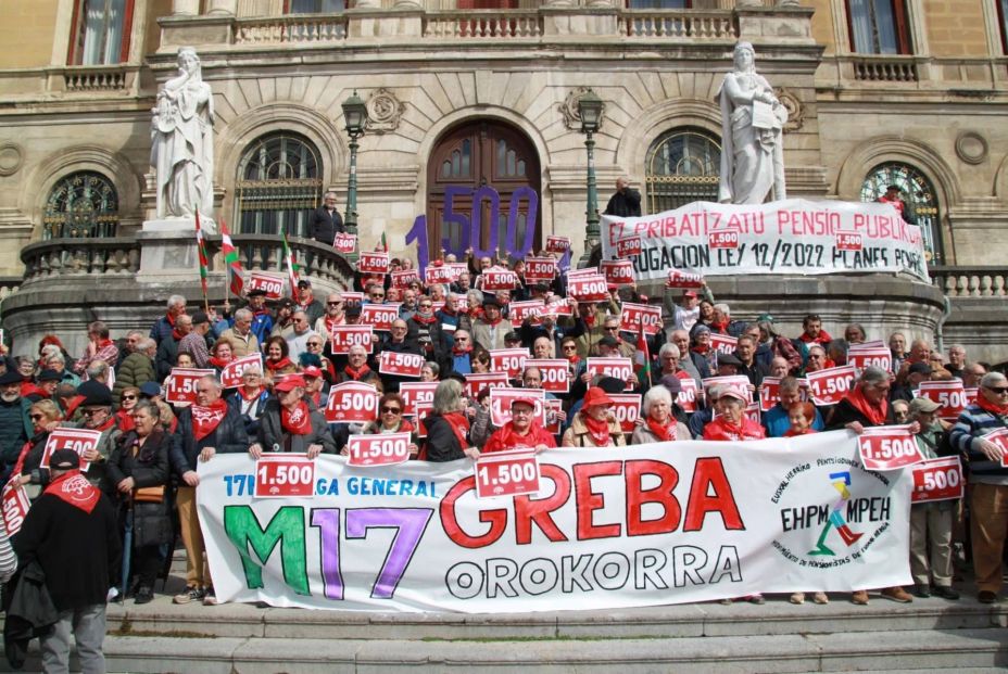 "Pensión y sueldo mínimo de 1.500 euros": Los pensionistas se unen a la huelga en Euskadi y Navarra