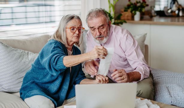 Los gastos invisibles que hacen que perdamos hasta 5.000 euros al año