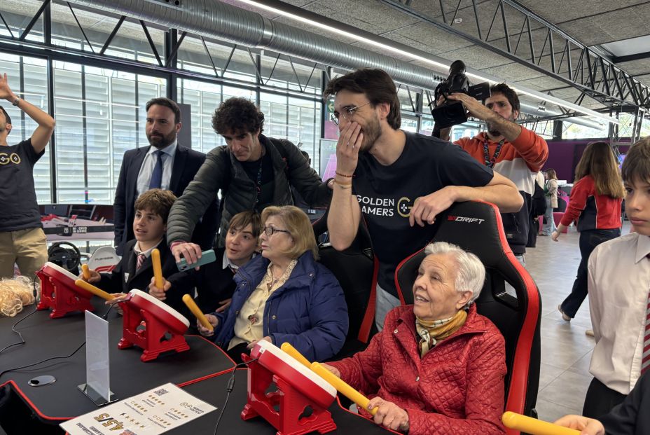 2.Niño en las jornadas intergeneracionales del videojuego