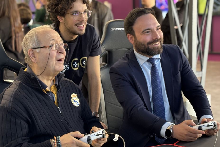 Los videojuegos unen generaciones en Madrid y estimulan a mayores