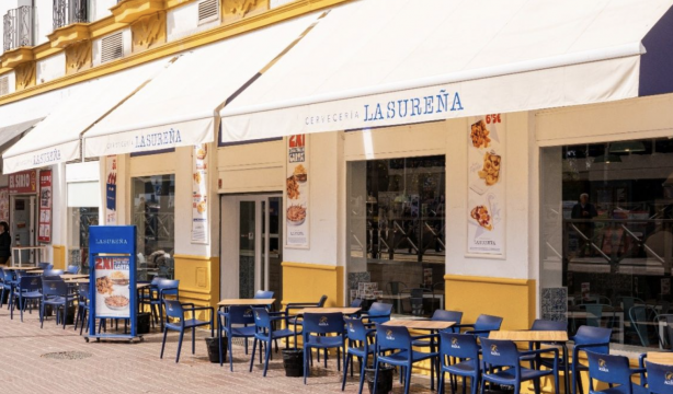 La Sureña actualiza su restaurante en el Edificio Cristina de Puerta de Jerez, en Sevilla
