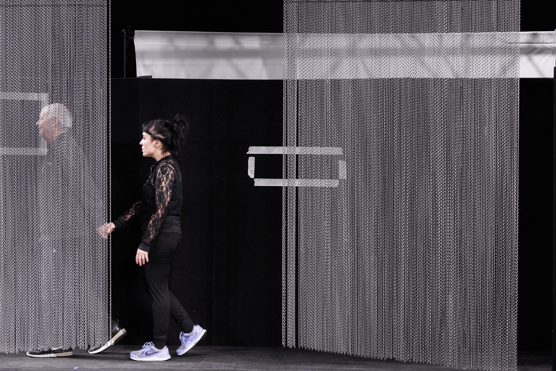 La trata de mujeres y niñas se sube a las tablas del María Guerrero en 'Utopía en llamas'