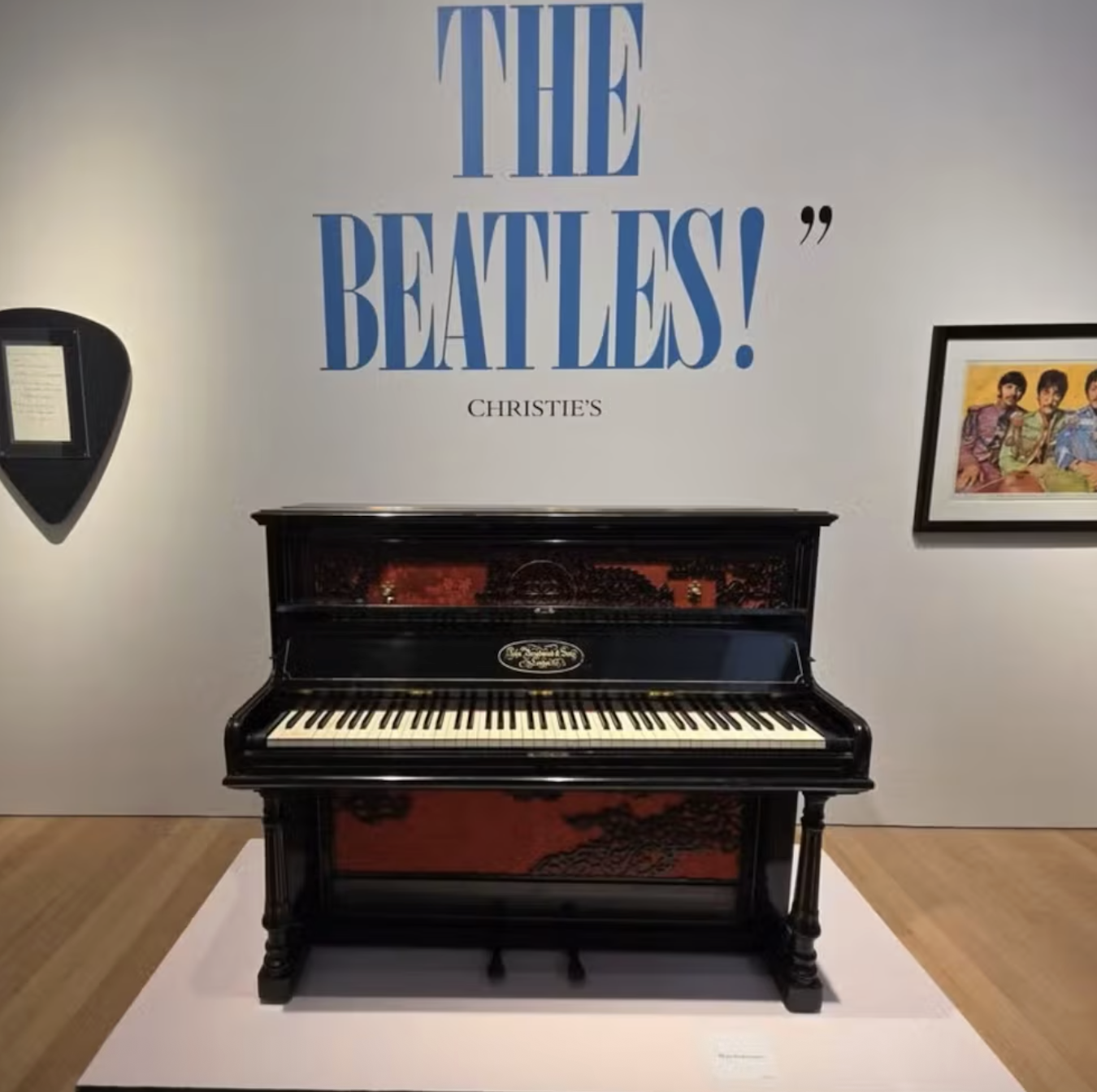 El piano de John Lennon bate récords en una subasta en Nueva York