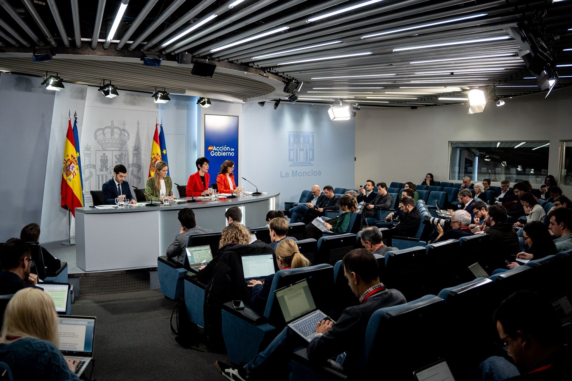 Estos son todos los ministerios que formarán parte de la Comisión Interministerial sobre cuidados