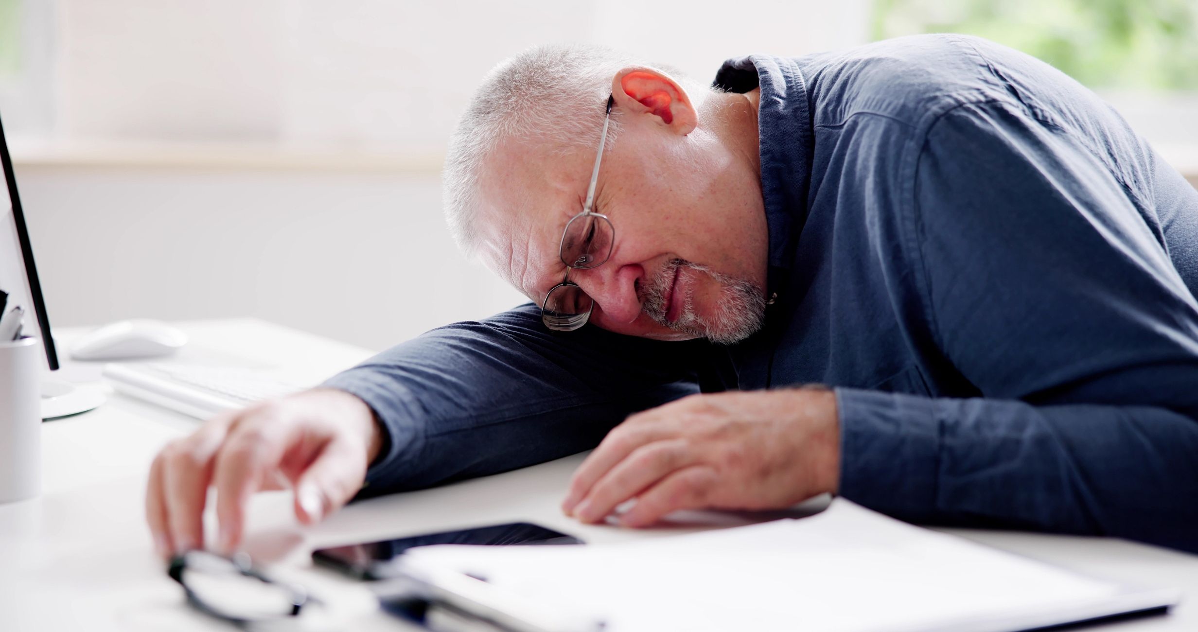 Más del 50% de los profesionales de salud y educación presenta riesgo de sufrir burnout (Bigstock)