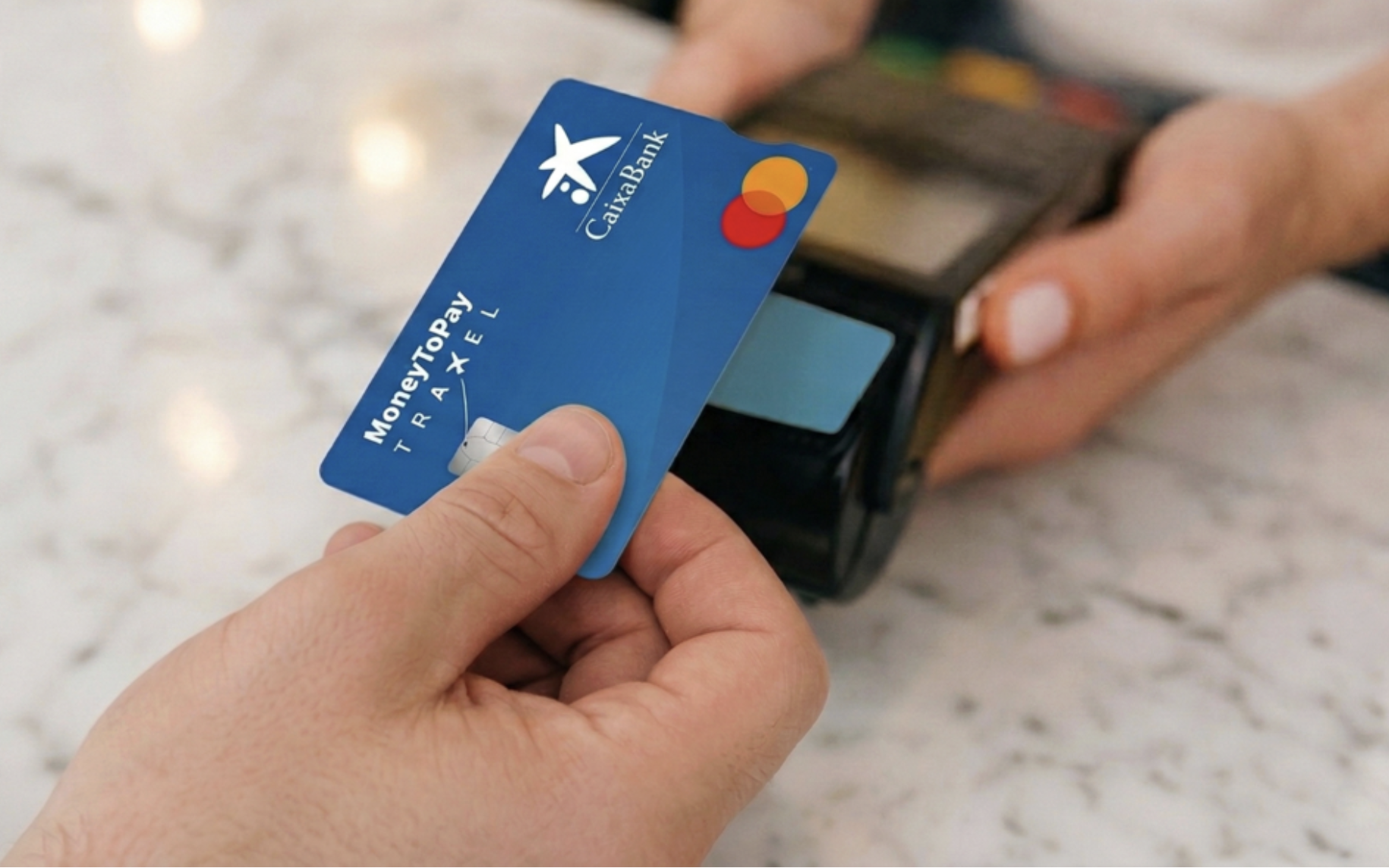 CaixaBank lanza una campaña para contratar gratis su tarjeta prepago para viajar sin comisiones