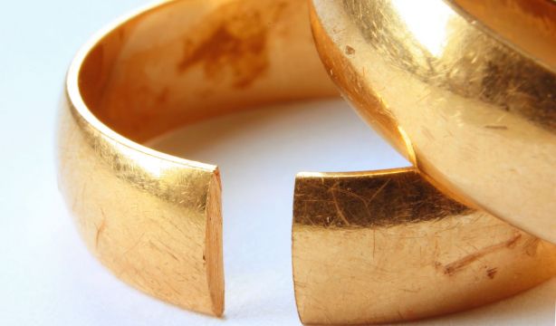 Medio siglo en un matrimonio de infierno: a juicio por agredir sexualmente a su mujer durante años