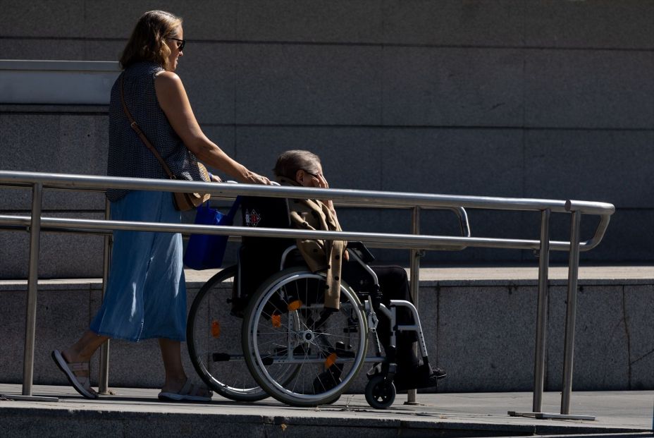 Aumentan un 38% las quejas al Defensor del Pueblo sobre demoras en la tramitación de la Dependencia Aumentan un 38% las quejas al Defensor del Pueblo sobre demoras en la tramitación de la Dependencia