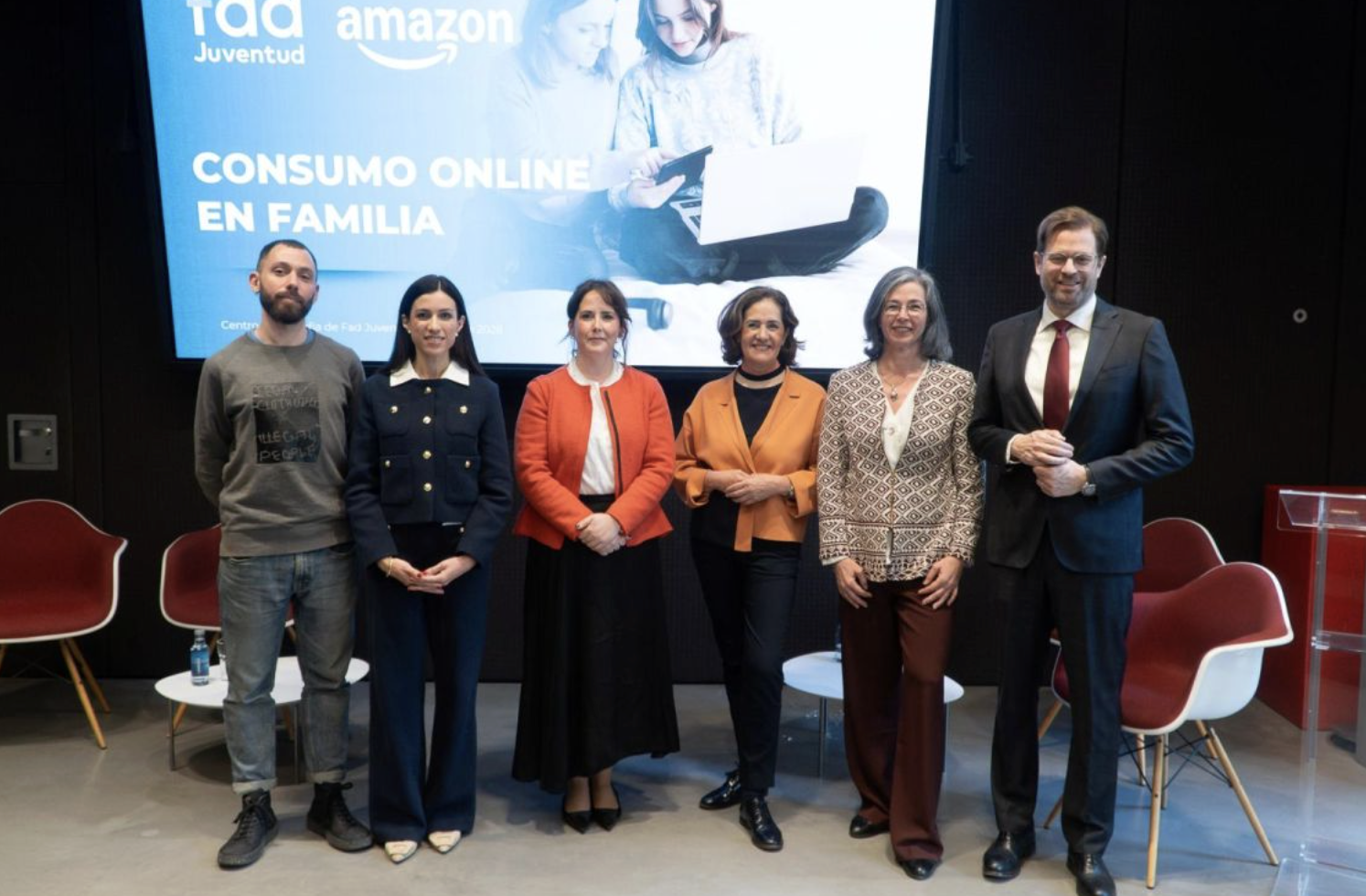 El 98% de las familias españolas supervisa las compras online de sus hijos e hijas adolescentes