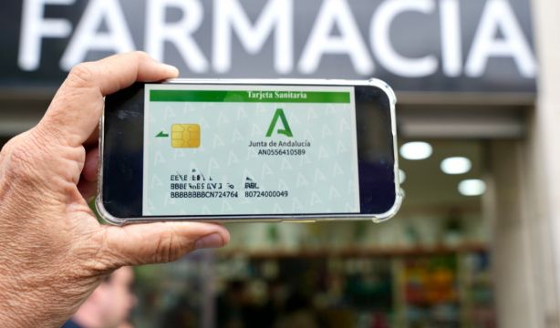 La tarjeta sanitaria virtual en Andalucía ya está disponible para teléfonos móviles y tabletas (Eduardo Briones / Europa Press)