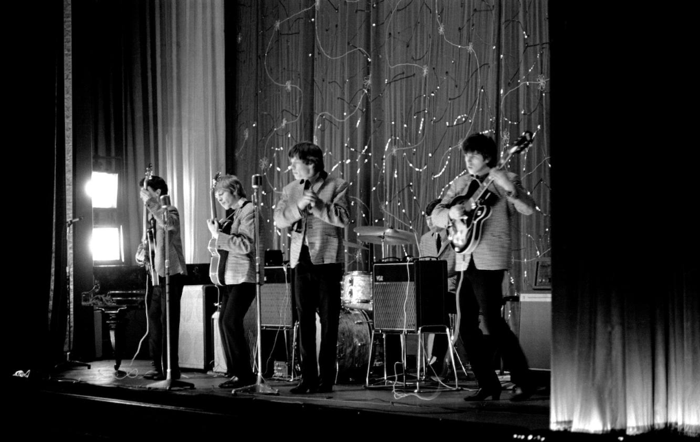 Salen a la luz fotografías inéditas primera gira de los Rolling Stones en 1963 - GUS CORAL / ZEBRAONEGALLERY.COM