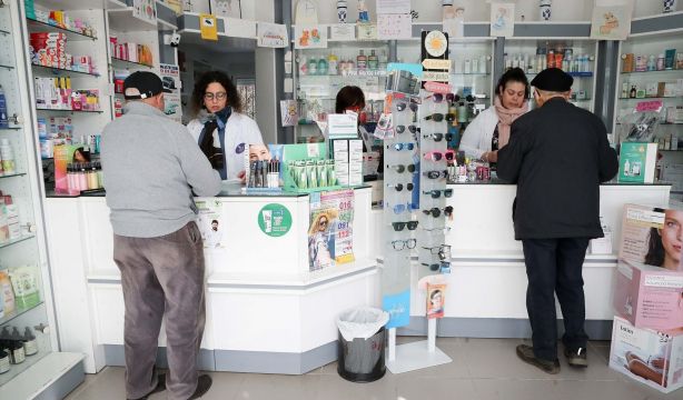 La industria farmacéutica se forra con los sénior