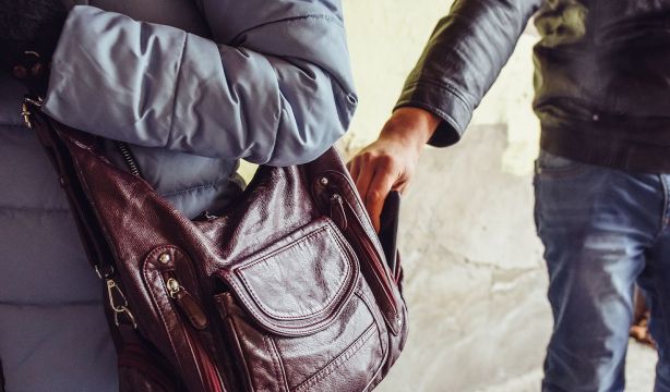 Pasos para proteger tu información si te roban el móvil. Fuente: BigStock.