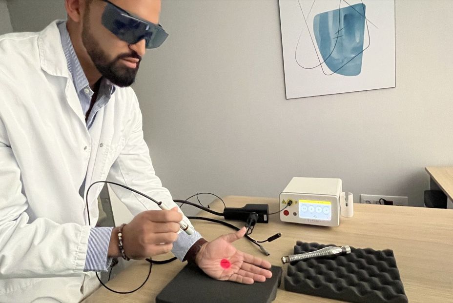 El láser se utiliza para reducir los síntomas del síndrome genitourinario de la menopausia. Fuente: Europa Press.