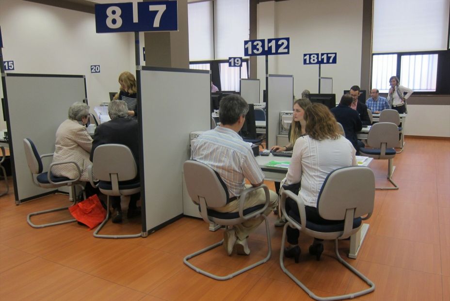 En Cantabria, mayores de 65 años pueden beneficiarse de deducciones por alquiler y asistencia doméstica. Fuente: Europa Press.