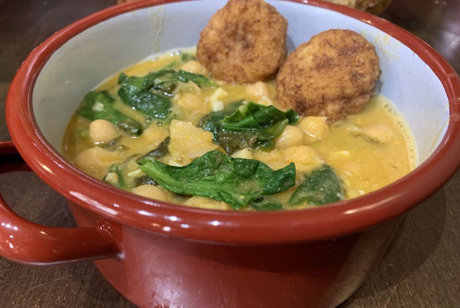 Detalle Potaje de Vigilia con pellas de bacalao, Ponzano