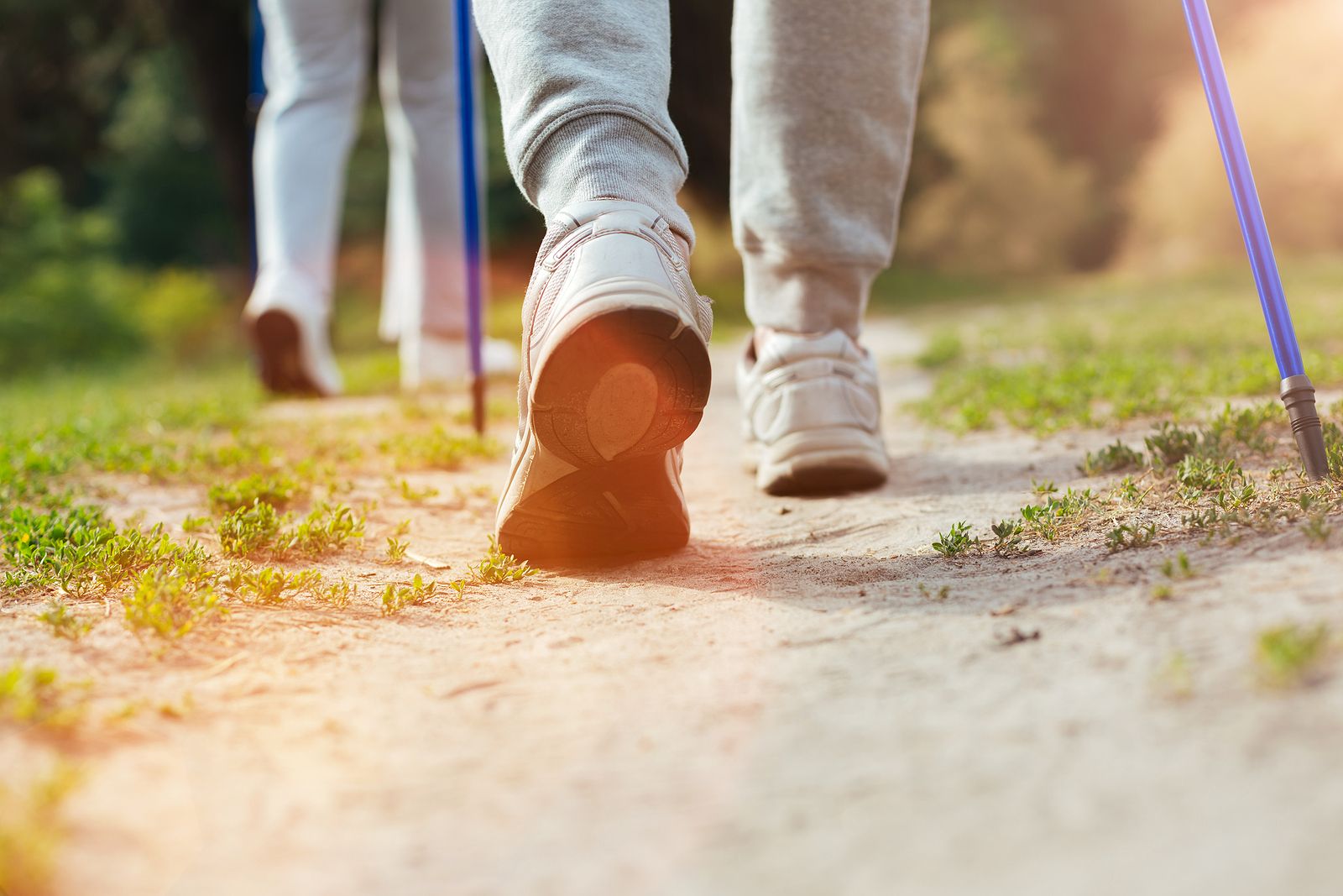 Podólogos advierten las lesiones que pueden sufrir tus pies al estrenar calzado en Semana Santa