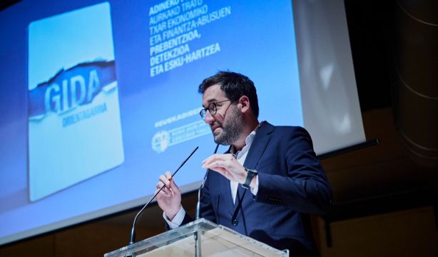 El País Vasco presenta una guía sobre malos tratos económicos y financieros a personas mayores (Irekia)