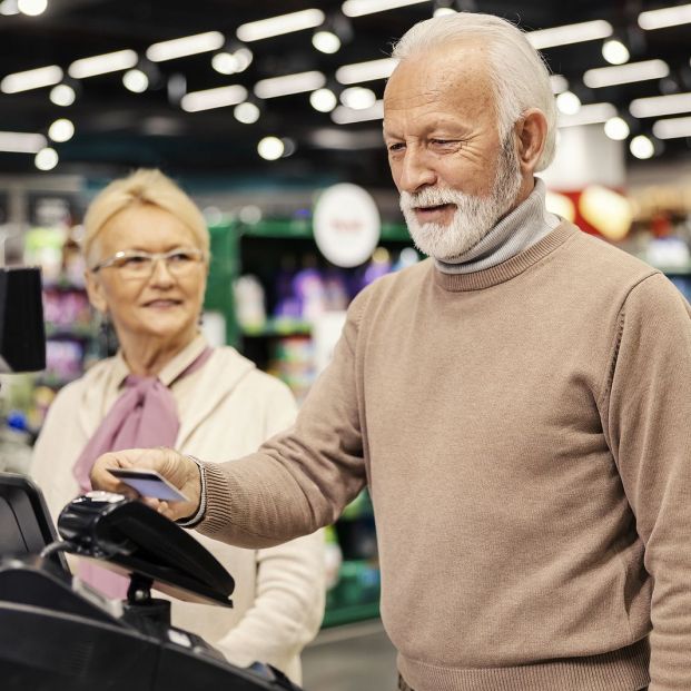 bigstock A Senior Man Is Paying With Cr 472008969 (1)