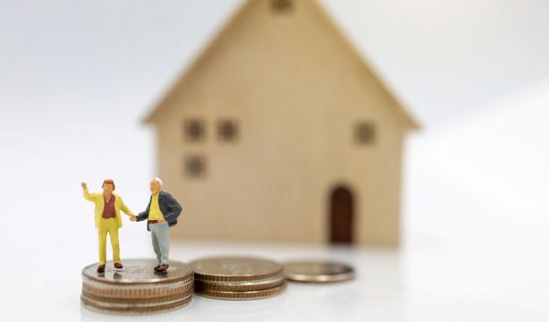 Abierto el plazo para pedir las ayudas al alquiler para los mayores de Cataluña: ¿cómo solicitarlas? (Bigstock)