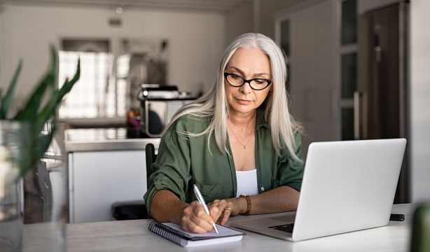Cómo simular tu pensión de jubilación paso a paso desde casa. Fuente: BigStock.