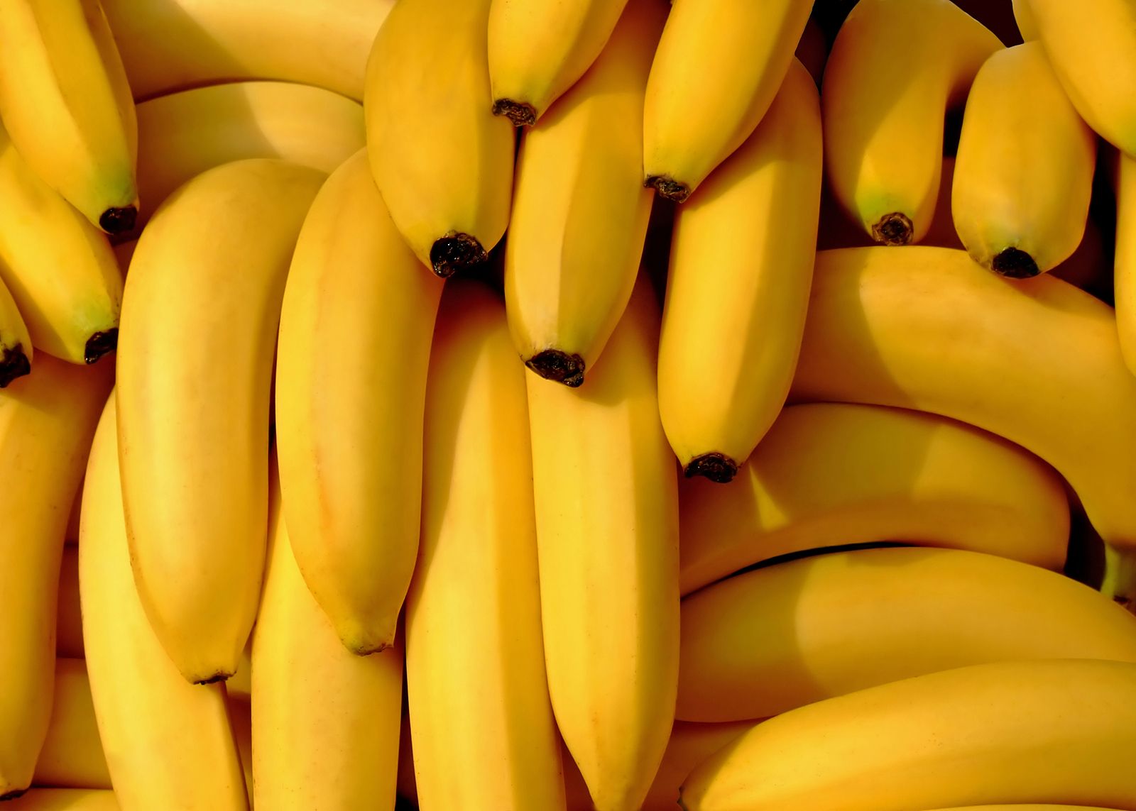 Cómo madurar un plátano verde en menos de una hora. Foto: Bigstock.