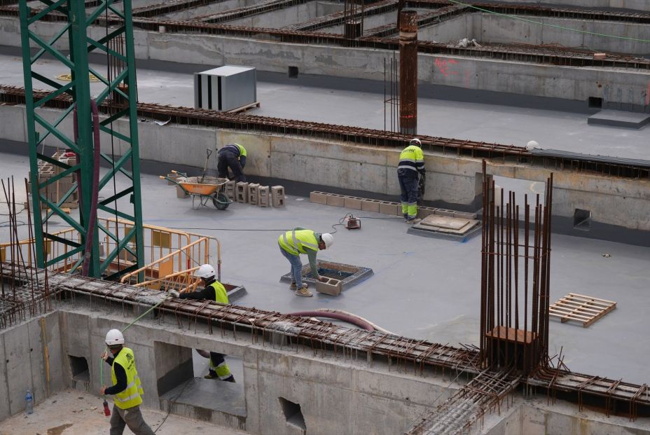 EuropaPress 7411783 varios trabajadores obras antiguo mercat peix abril 2026 barcelona