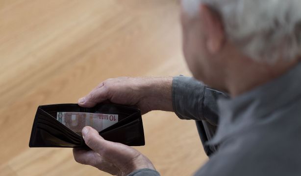 El Supremo perdona a un pensionista que se endeudó para ayudar a su familia