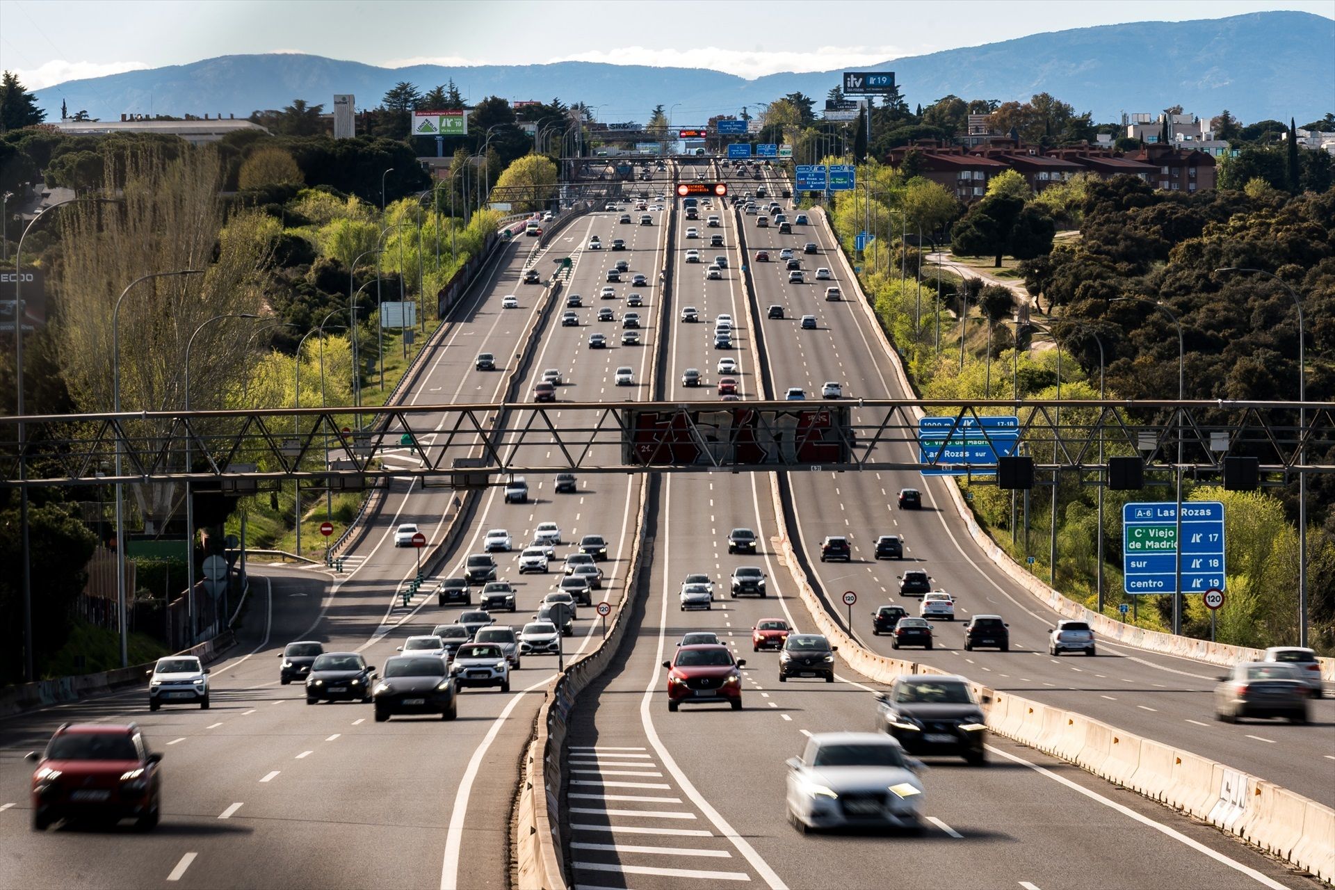 Aviso de la DGT: este gesto con tu coche te puede costar hasta 600 euros de multa