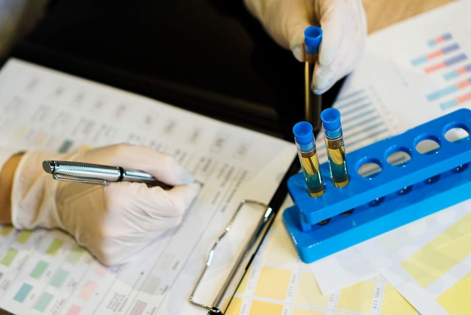 El procedimiento se basa en un sistema con tubos que contienen distintos antibióticos. Fuente: BigStock.