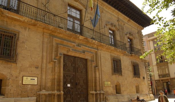 Una mujer de 49 años logra una pensión de 3.350 euros pese a que la Seguridad Social se la negó Una mujer de 49 años logra una pensión de 3.350 euros pese a que la Seguridad Social se la negó